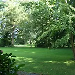 La Fresnee D'hotes Bed & Breakfast 3*