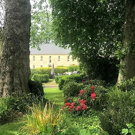D'hôtes La Fresnée Bed & Breakfast Mosles