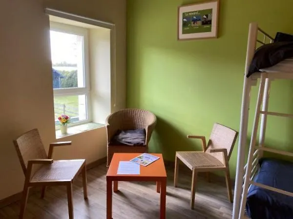 D'hôtes La Fresnée Bed & Breakfast