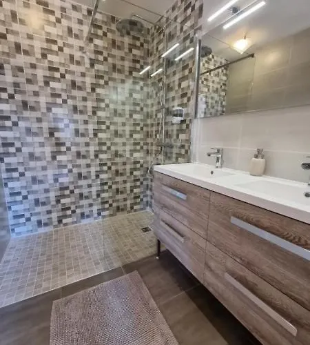 住宿加早餐酒店 La Fresnee D'hotes