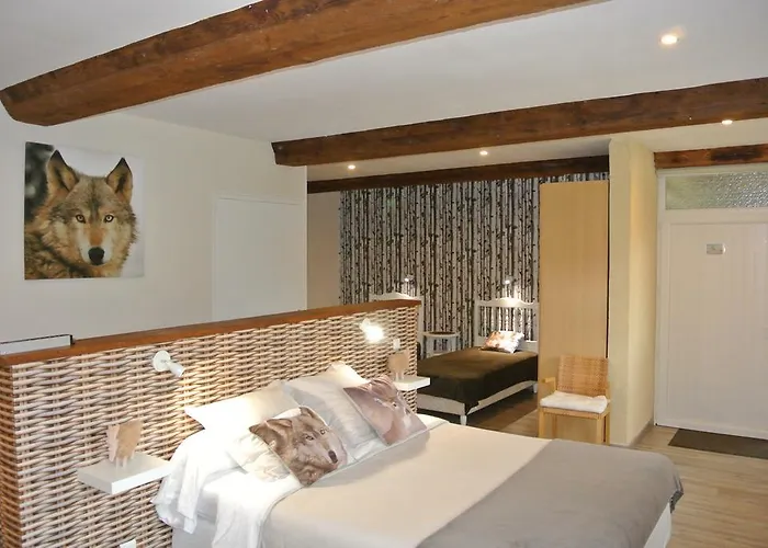 D'hôtes La Fresnée Bed & Breakfast